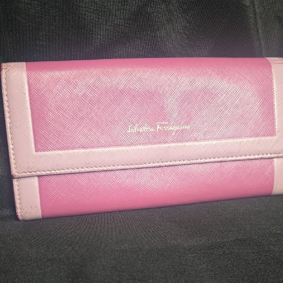 Salvatore Ferragamo Pink Leather Wallet - Picture 1 of 10